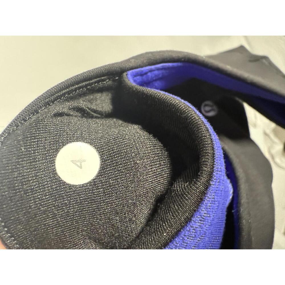Lululemon Wunder Under Crop (Reversible) Bruised Berry / Black Size 4 - Picture 4 of 13